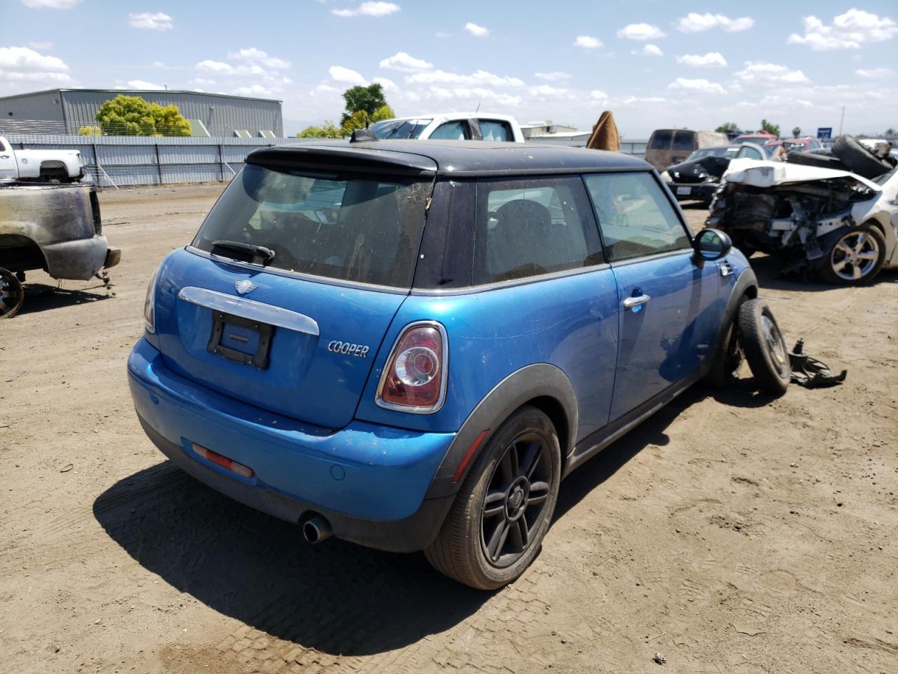 Photo 4 from auction – 2011 MINI COOPER with VIN WMWSU3C5XBT251127
