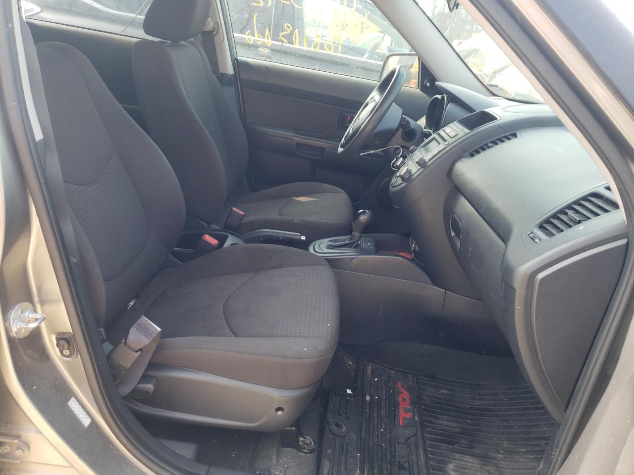 Photo 5 from auction – 2013 KIA SOUL with VIN KNDJT2A51D7524594