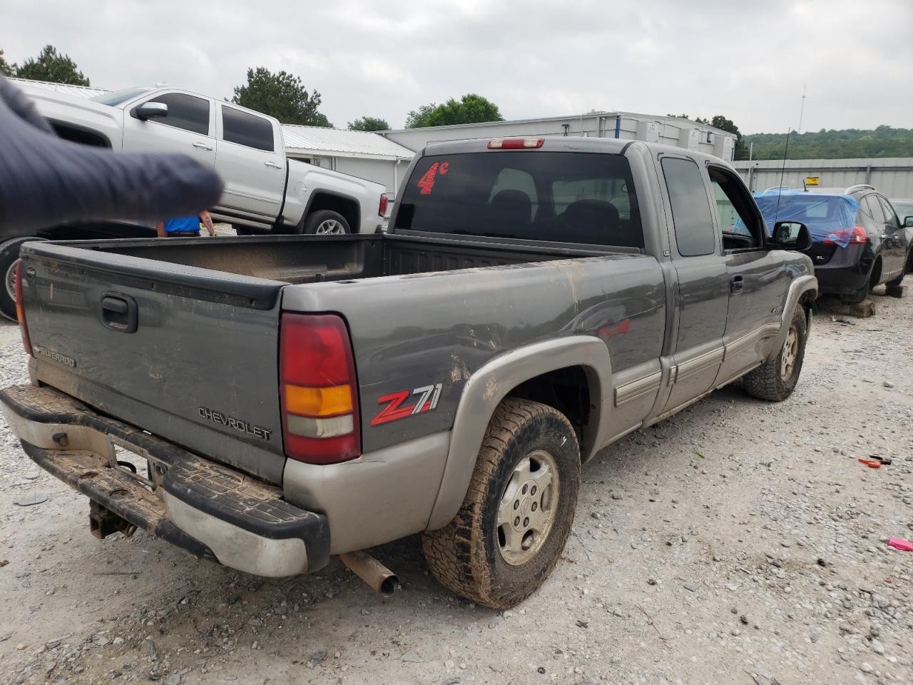 Photo 4 from auction – 2000 CHEVROLET SILVERADO with VIN 2GCEK19T5Y1215652