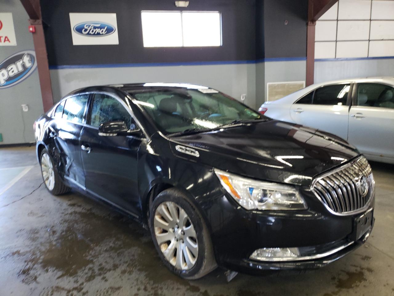 BUICK LACROSSE 2015 with VIN 1G4GC5G33FF146509 - Photo from auction