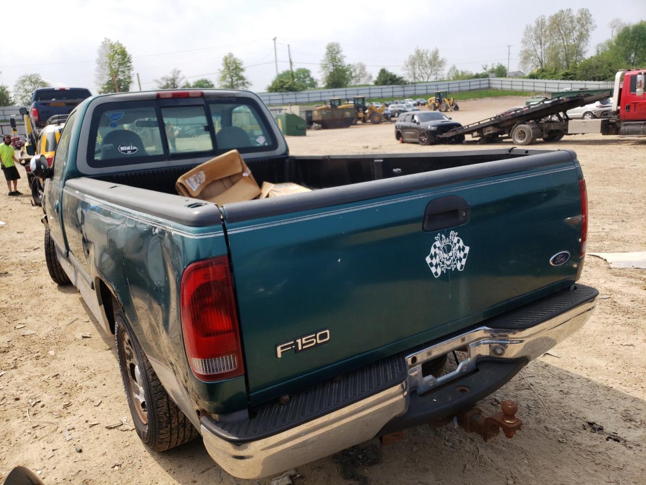 Photo 3 from auction – 1998 FORD F150 with VIN 1FTZF1765WKA31215
