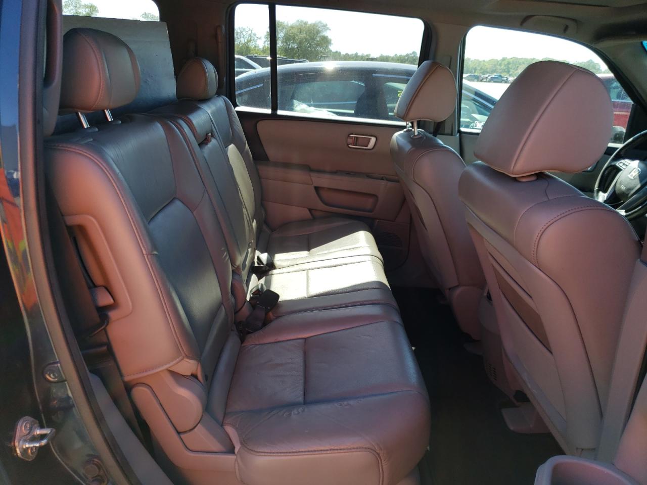Photo 6 from auction – 2011 HONDA PILOT EXL with VIN 5FNYF3H59BB047289