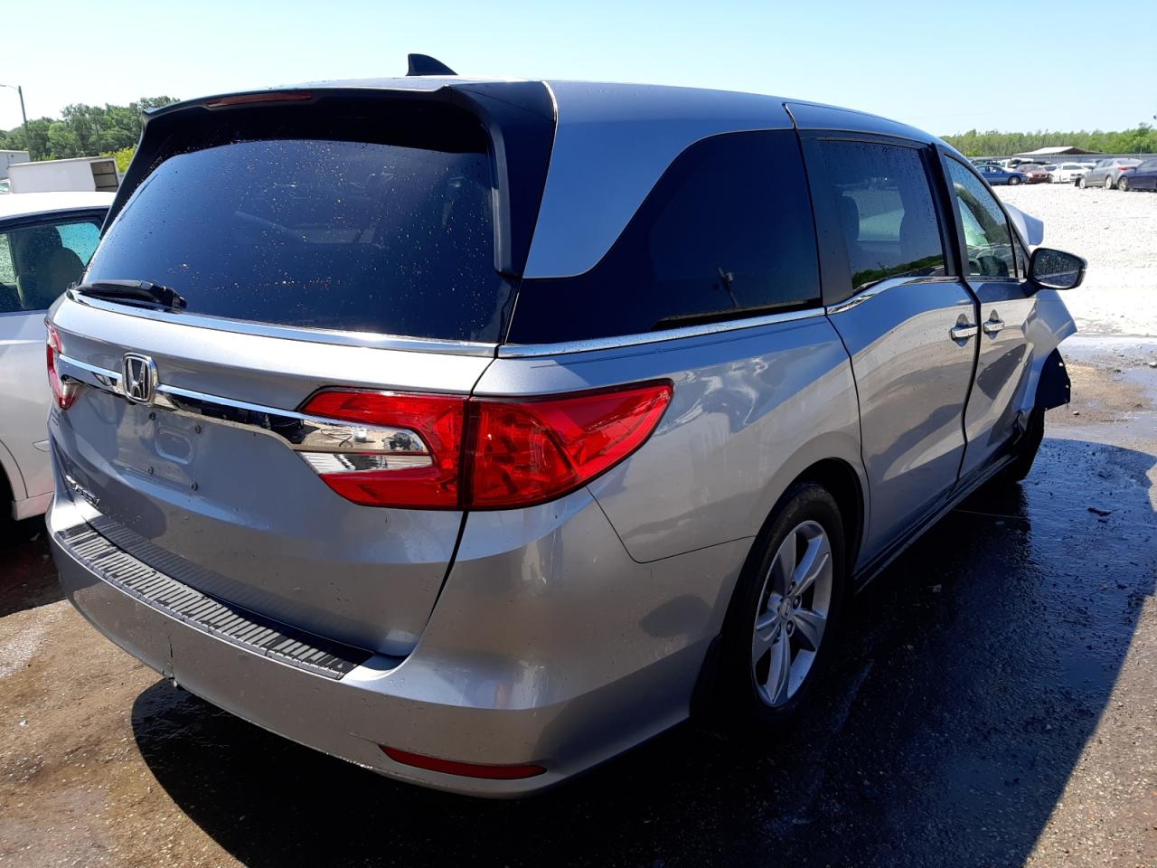 Photo 4 from auction – 2018 HONDA ODYSSEY EX with VIN 5FNRL6H76JB083049