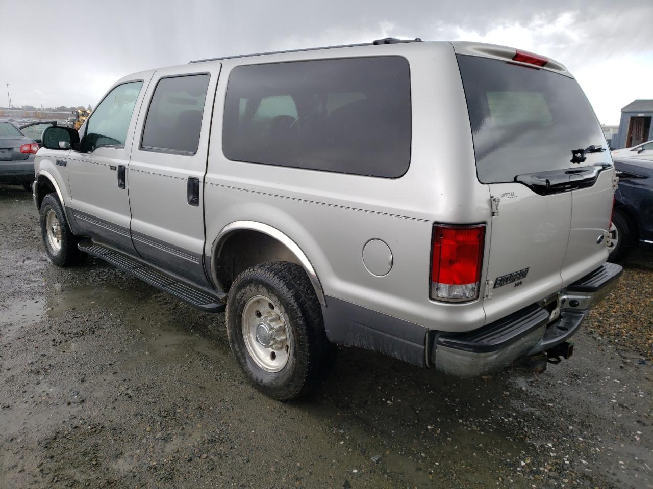 Photo 3 from auction – 2005 FORD EXCURSION with VIN 1FMNU41SX5EB36868
