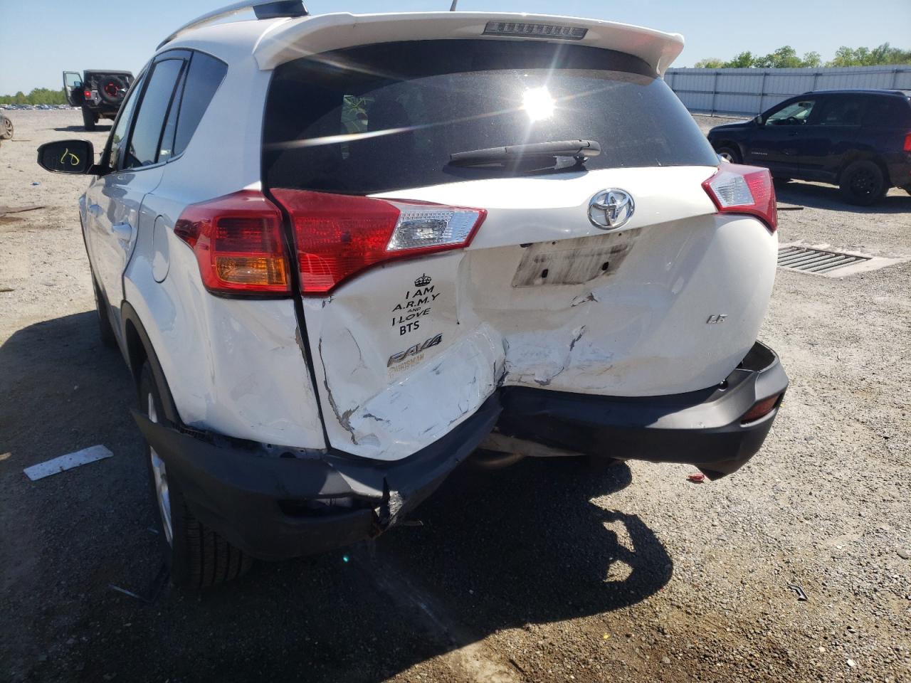Photo 9 from auction – 2015 TOYOTA RAV4 LE with VIN 2T3ZFREV4FW180408
