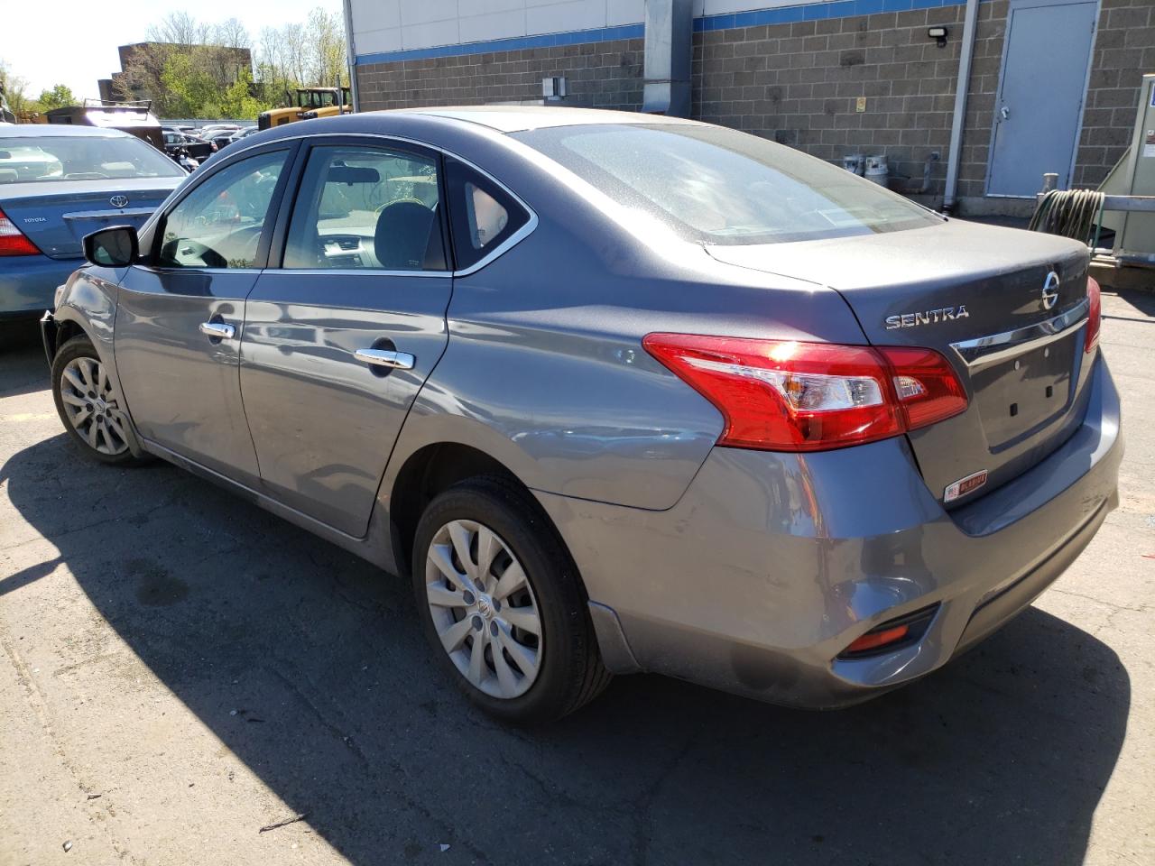 Photo 3 from auction – 2017 NISSAN SENTRA S with VIN 3N1AB7AP1HY405436