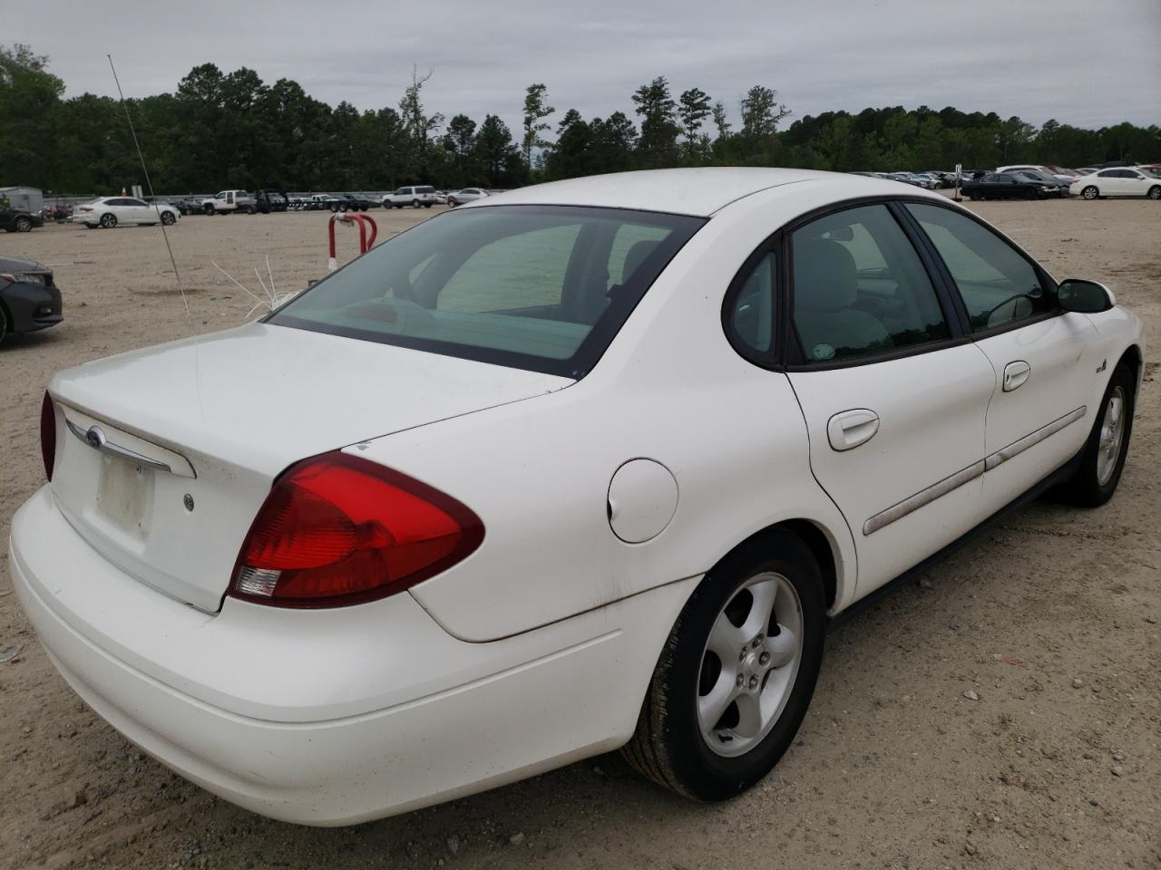 Photo 4 from auction – 2000 FORD TAURUS SES with VIN 1FAFP5529YA184914
