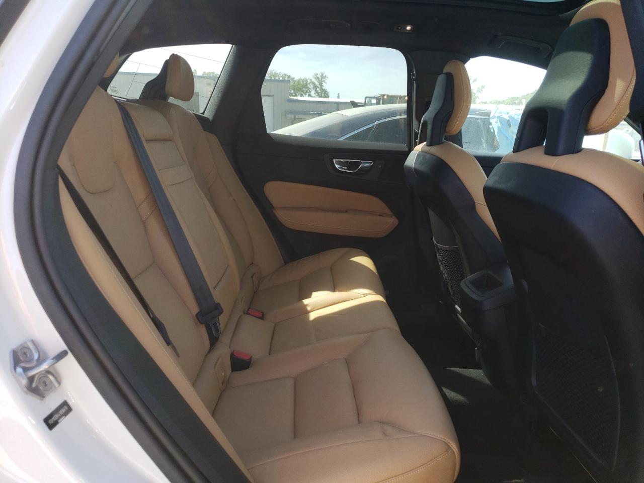 Photo 6 from auction – 2018 VOLVO XC60 T5 MO with VIN YV4102RK4J1036478