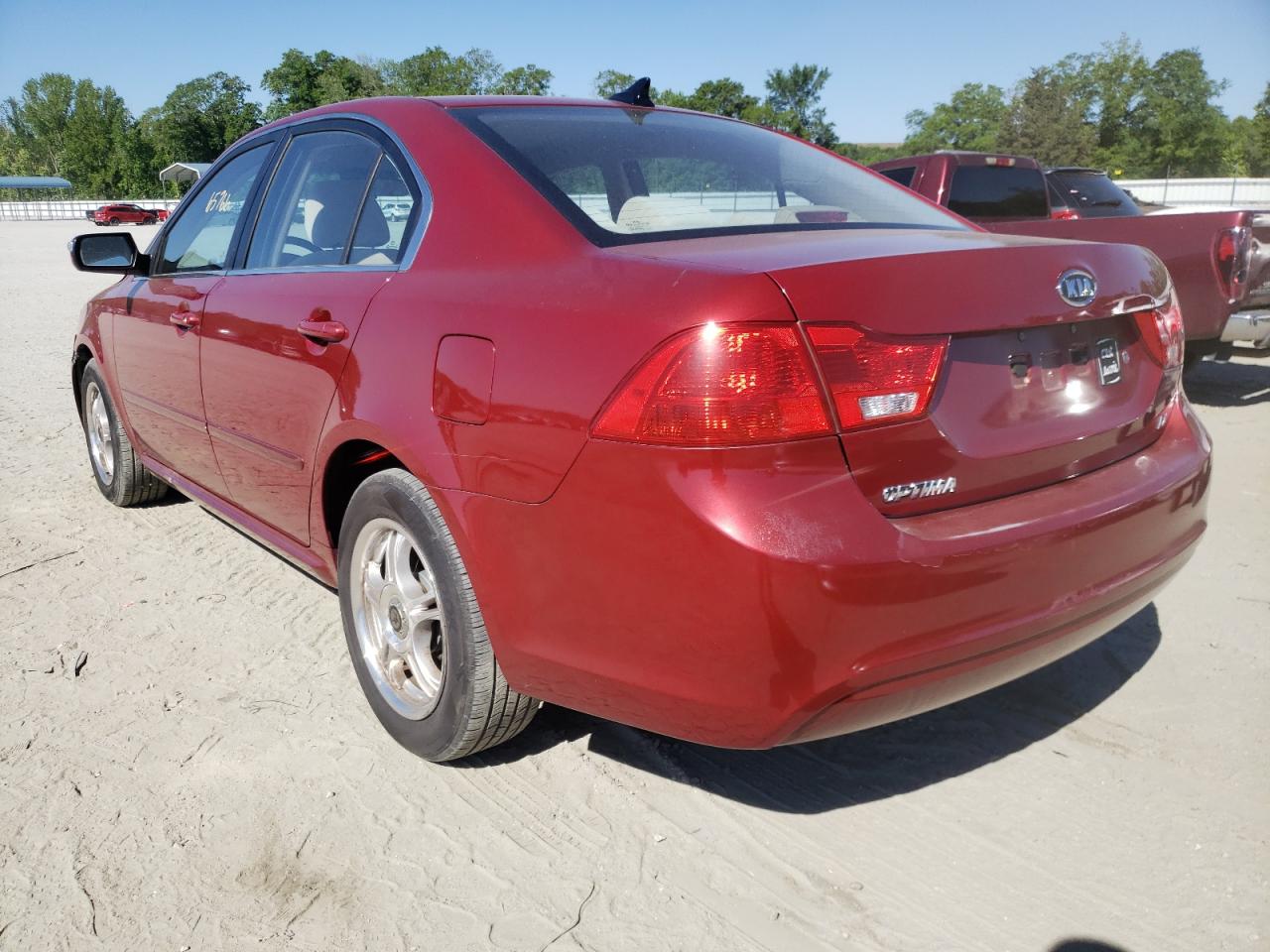 Photo 3 from auction – 2009 KIA OPTIMA LX with VIN KNAGE228695282608