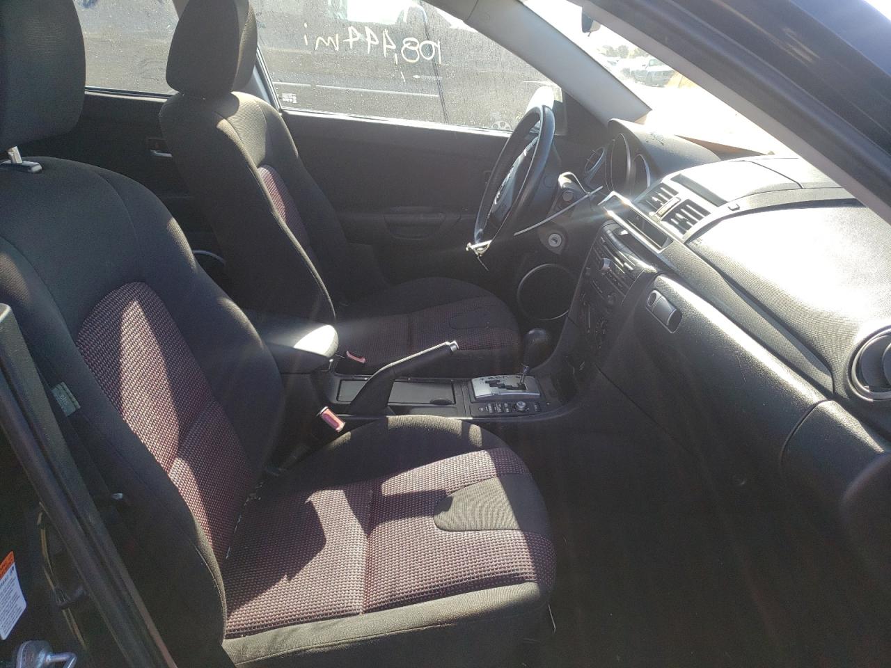 Photo 5 from auction – 2004 MAZDA 3 HATCHBAC with VIN JM1BK343441188580