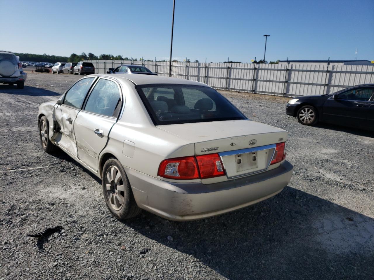 Photo 3 from auction – 2006 KIA OPTIMA LX with VIN KNAGD128465442672