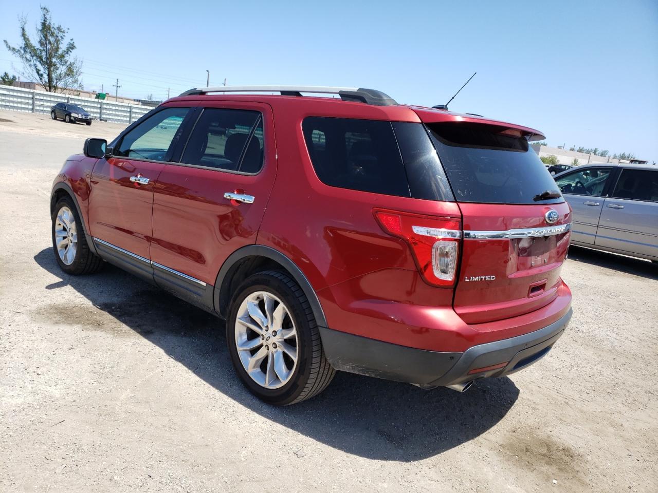 Photo 3 from auction – 2013 FORD EXPLORER L with VIN 1FM5K7F97DGA65516