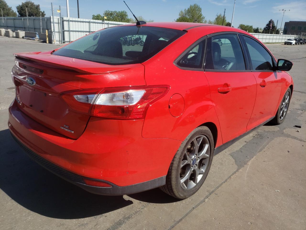 Photo 4 from auction – 2014 FORD FOCUS SE with VIN 1FADP3F25EL113221