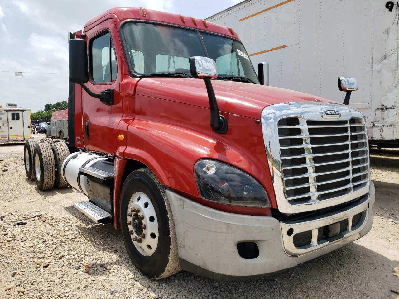 Фото 1 с аукциона – 2018 FREIGHTLINER CASCADIA 1 с VIN 3AKJGEDV3JSJM7543