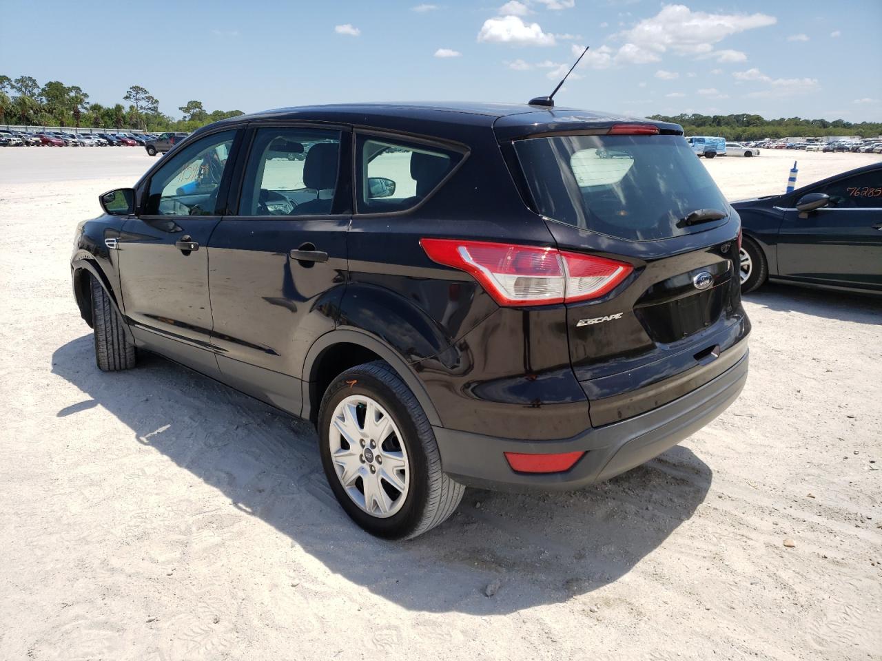 Photo 3 from auction – 2013 FORD ESCAPE S with VIN 1FMCU0F72DUC83775