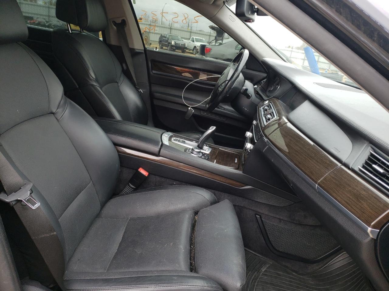 Photo 5 from auction – 2009 BMW 750 LI with VIN WBAKB83569CY60552
