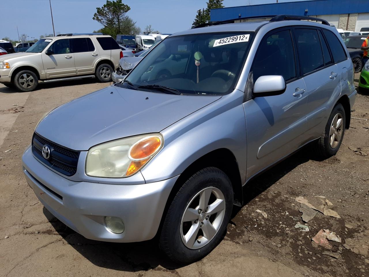 صورة رقم 2 من المزاد - 2004 TOYOTA RAV4 مع VIN JTEGD20V340033084