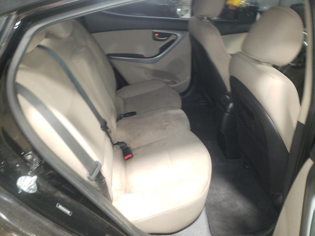Photo 6 from auction – 2016 HYUNDAI ELANTRA SE with VIN 5NPDH4AEXGH794580