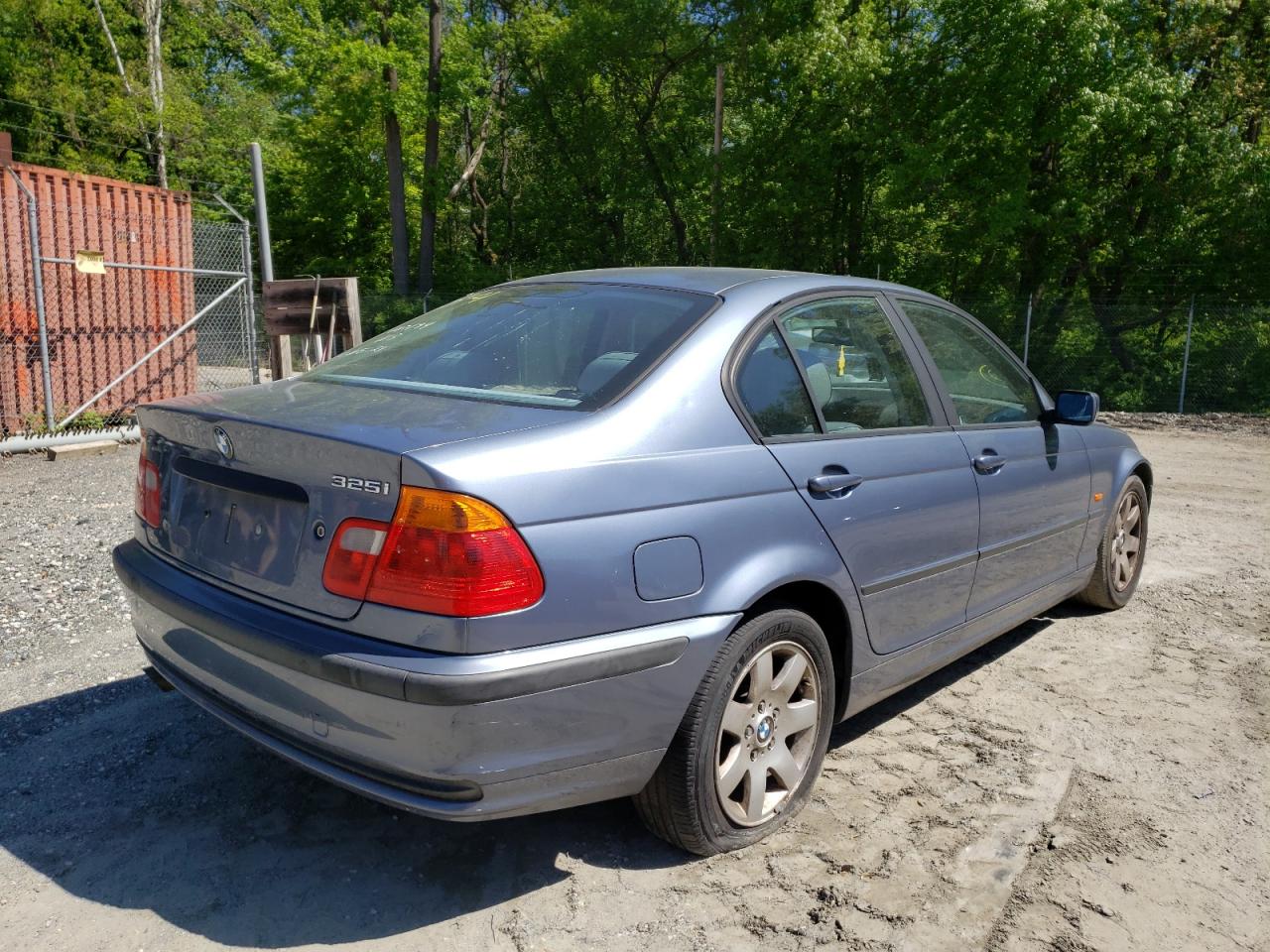 Photo 4 from auction – 2001 BMW 325 I with VIN WBAAV33401FU81126