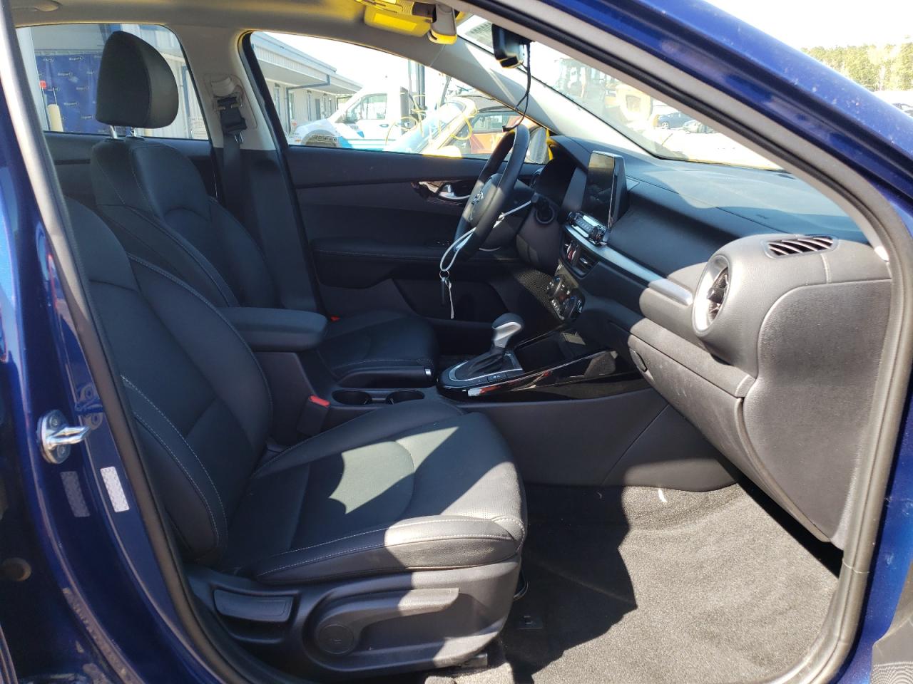 Photo 5 from auction – 2021 KIA FORTE EX with VIN 3KPF54AD9ME403573