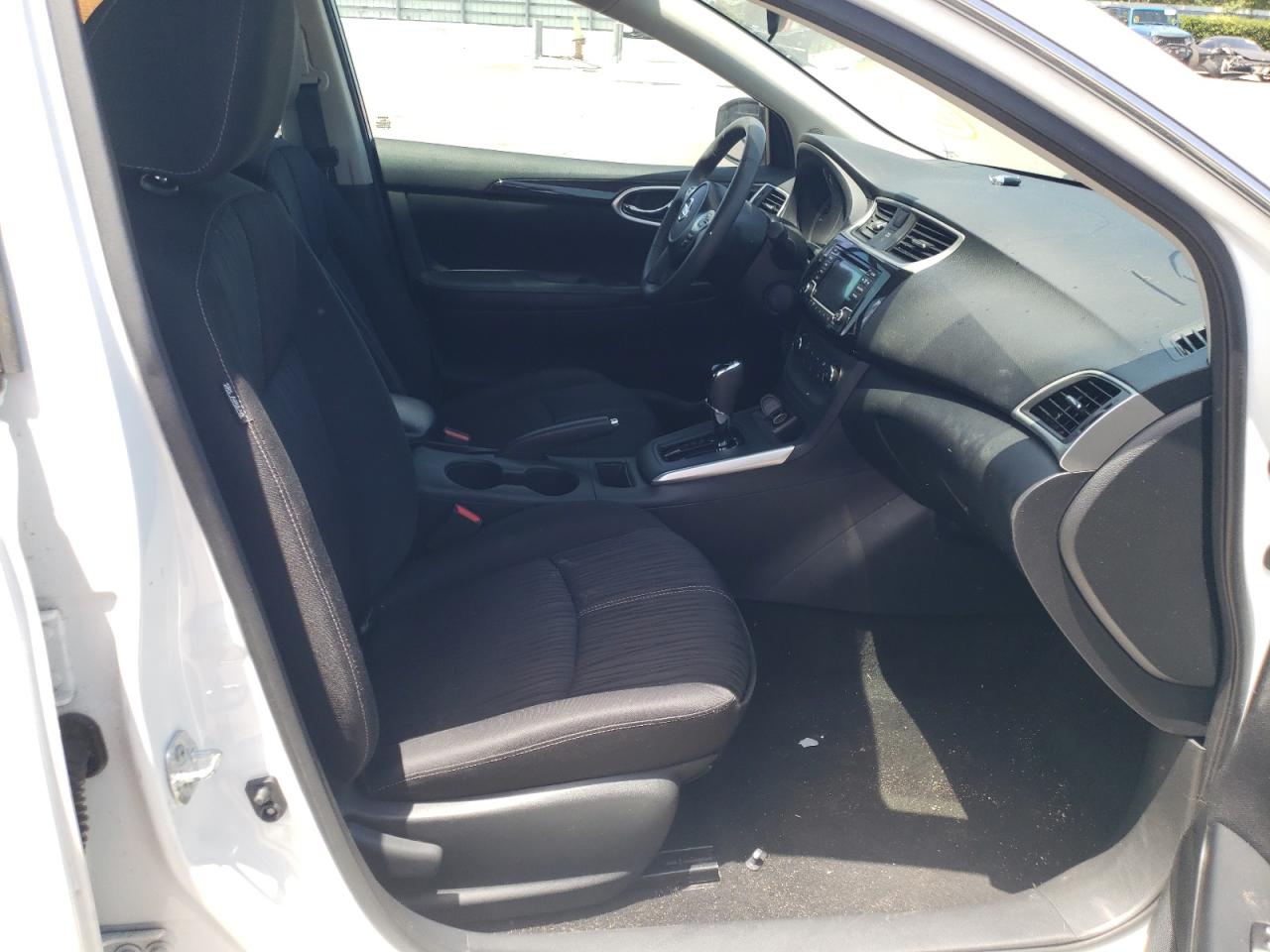 Photo 5 from auction – 2017 NISSAN SENTRA S with VIN 3N1AB7AP0HY313900