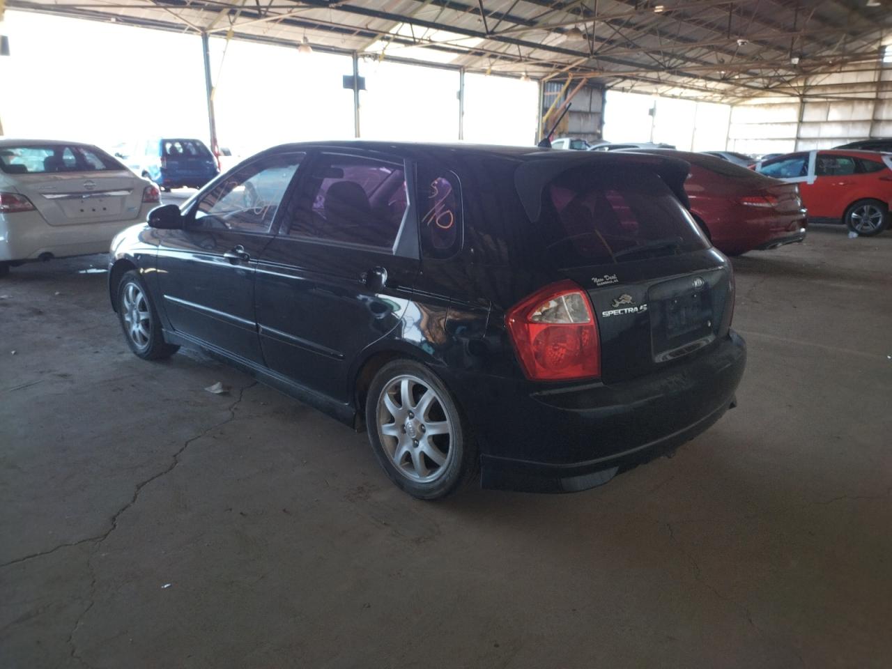 Photo 3 from auction – 2006 KIA SPECTRA5 with VIN KNAFE162365321081