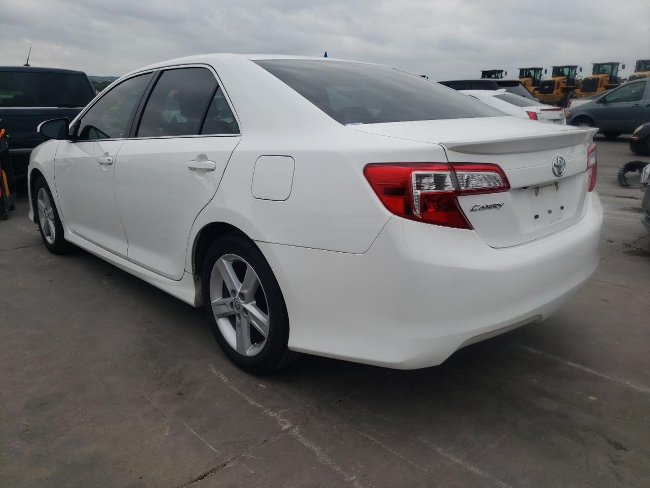 Photo 3 from auction – 2014 TOYOTA CAMRY L with VIN 4T1BF1FK5EU822097