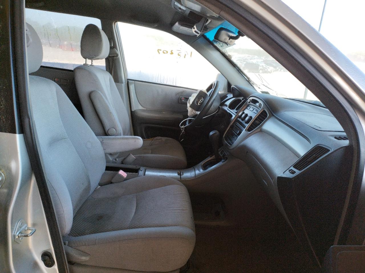 Photo 5 from auction – 2006 TOYOTA HIGHLANDER with VIN JTEGP21A360091640