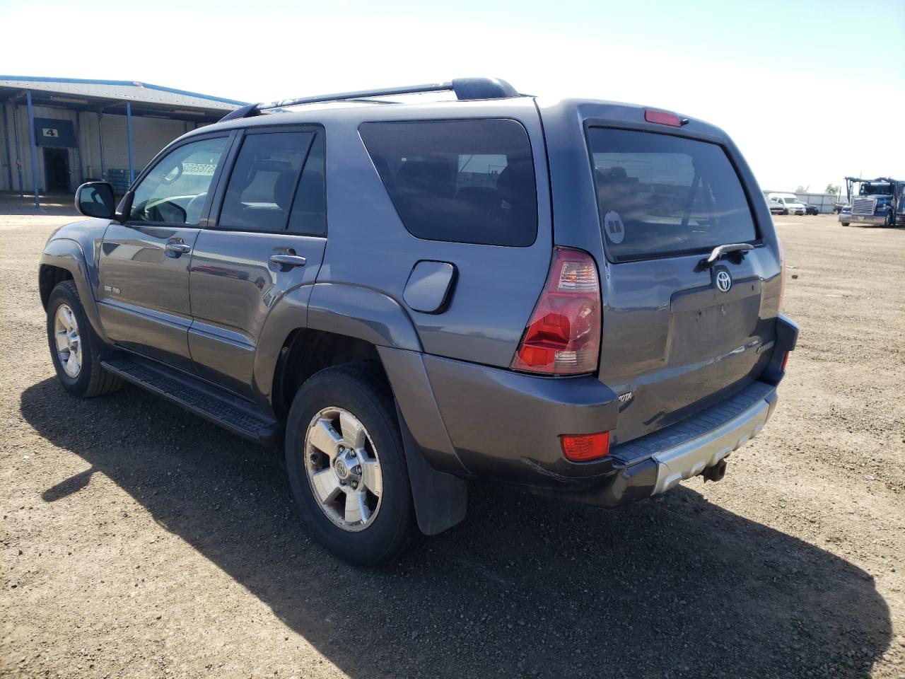 Photo 3 from auction – 2004 TOYOTA 4RUNNER SR with VIN JTEBU14R840032269