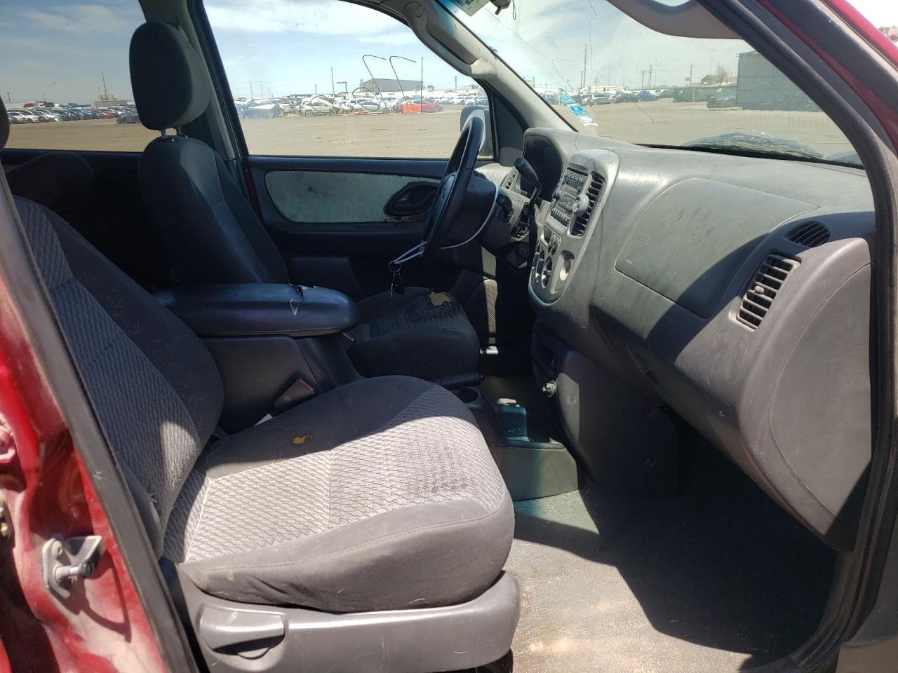 Photo 5 from auction – 2003 FORD ESCAPE XLT with VIN 1FMYU93133KC15599
