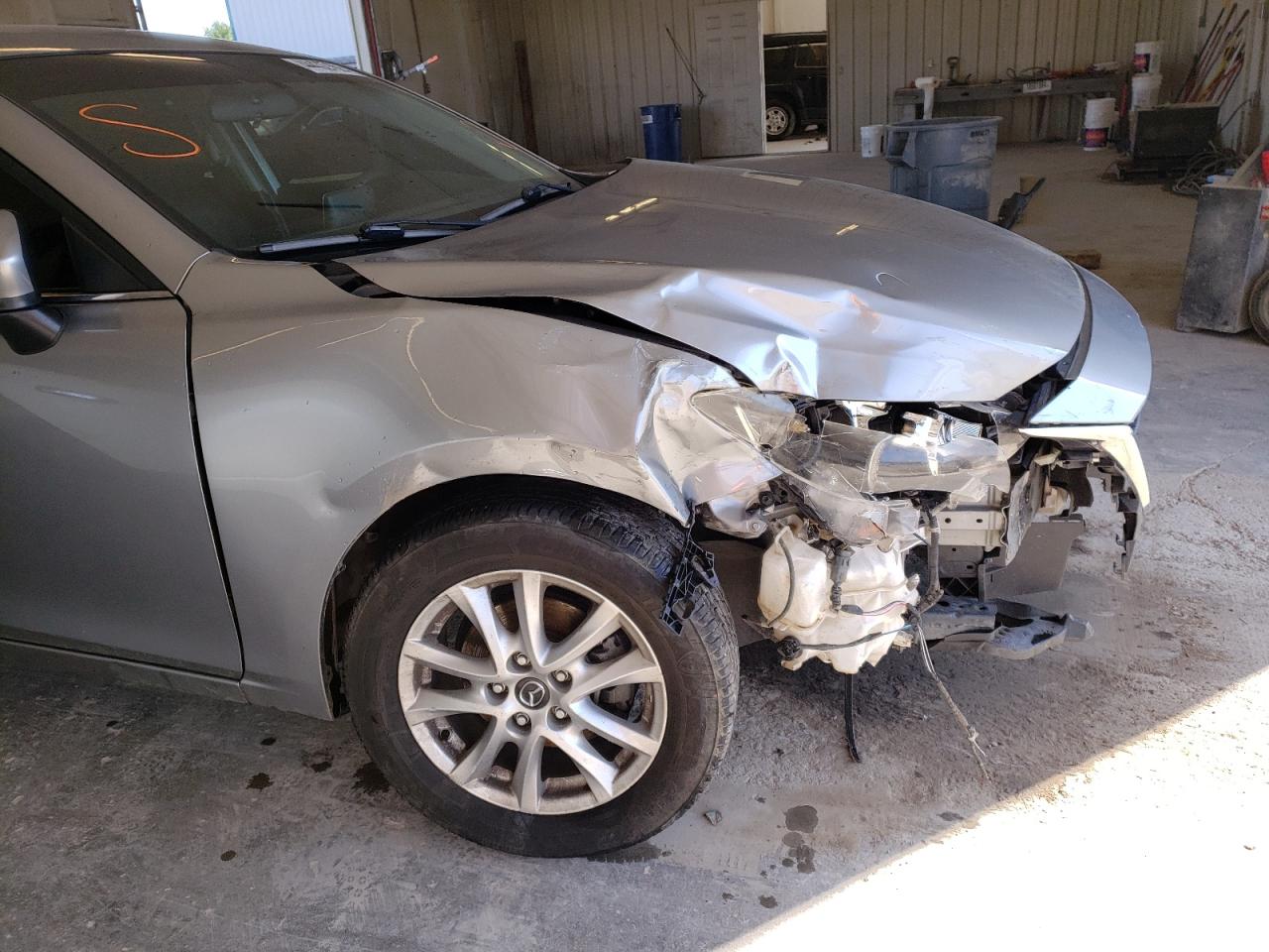 Photo 9 from auction – 2016 MAZDA 3 SPORT with VIN JM1BM1U70G1294546