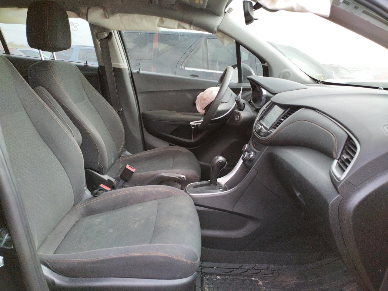 Photo 19 from auction – 2017 CHEVROLET TRAX LS with VIN 3GNCJKSB1HL266282