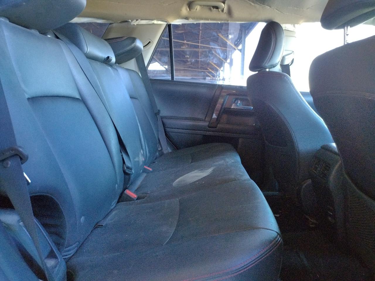 Photo 6 from auction – 2019 TOYOTA 4RUNNER SR with VIN JTEBU5JR1K5643918