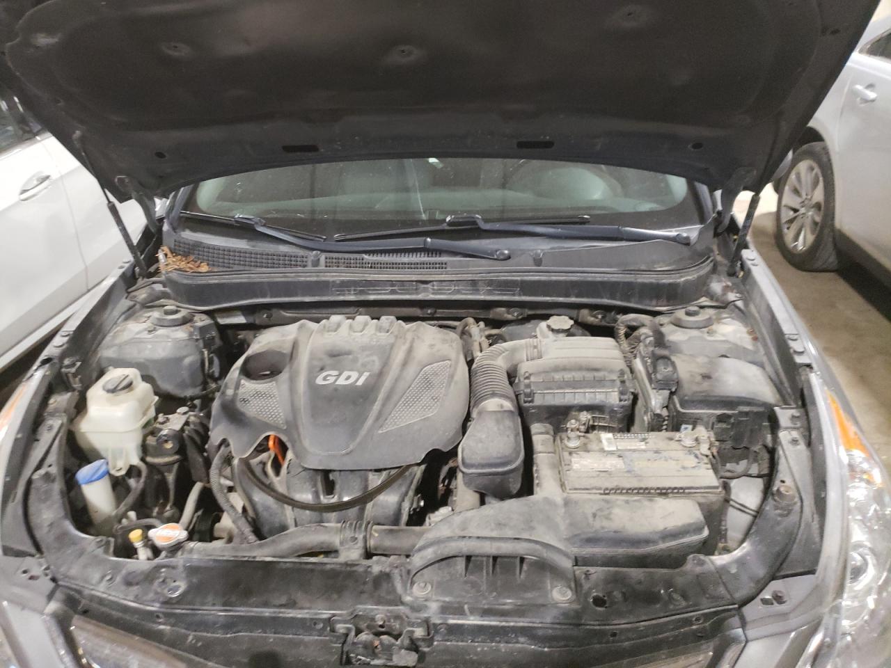 Photo 7 from auction – 2012 HYUNDAI SONATA SE with VIN 5NPEC4AC4CH450559