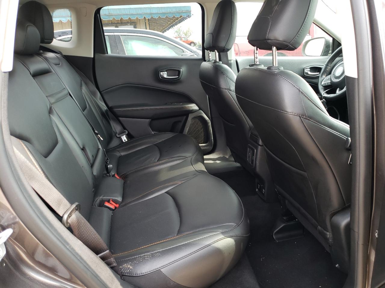 Foto 6 de la subasta – 2019 JEEP COMPASS LI con VIN 3C4NJDCB1KT617646