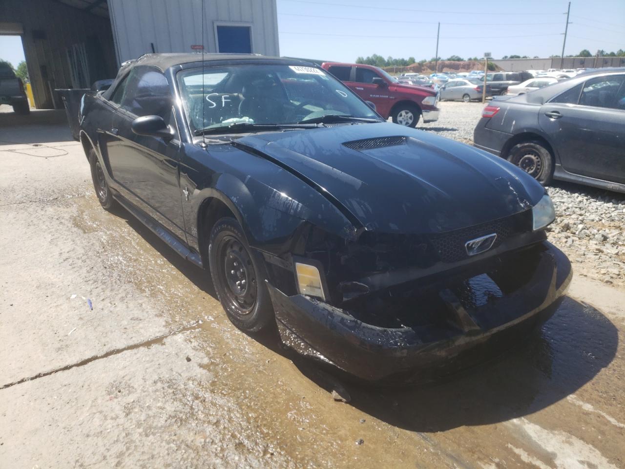 FORD MUSTANG 2000 with VIN 1FAFP4441YF304043 - Photo from auction