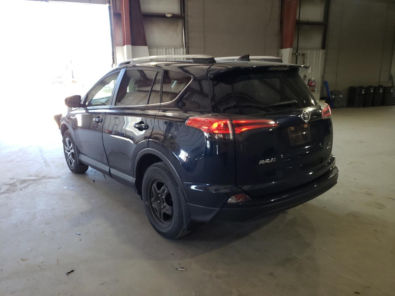 Photo 3 from auction – 2018 TOYOTA RAV4 LE with VIN JTMBFREV6JJ207262