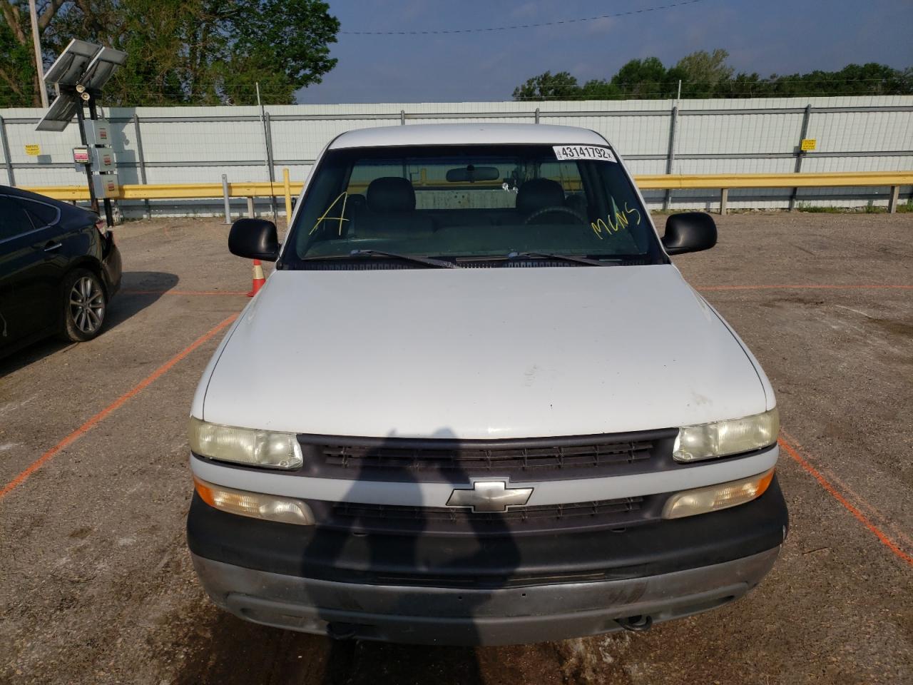Photo 9 from auction – 2000 CHEVROLET SILVERADO with VIN 1GCEC14W1YE171095