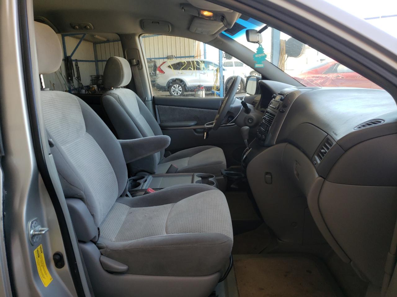 Photo 5 from auction – 2006 TOYOTA SIENNA with VIN 5TDZA23C46S577920