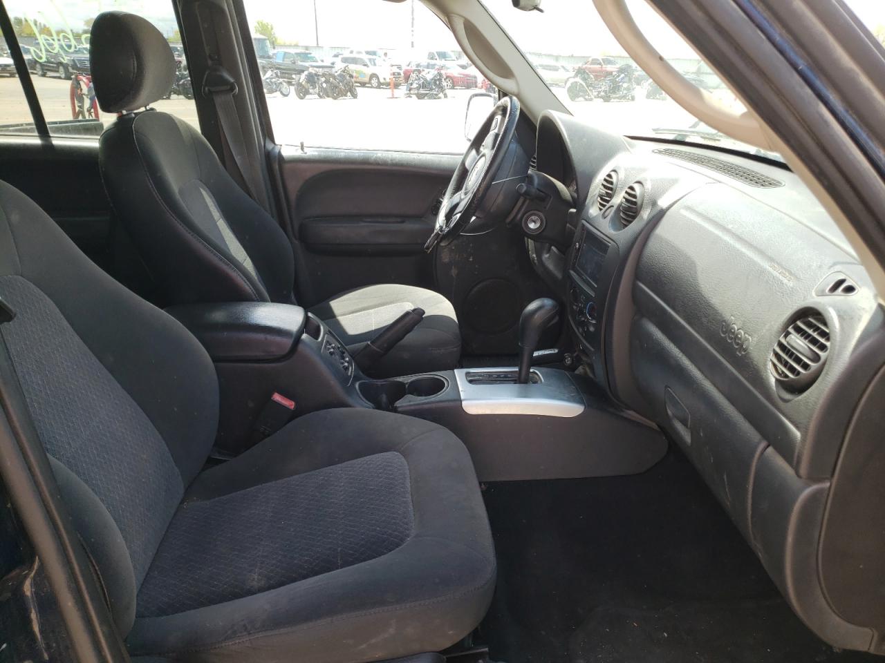 Photo 5 from auction – 2003 JEEP LIBERTY LI with VIN 1J4GL58K43W556512