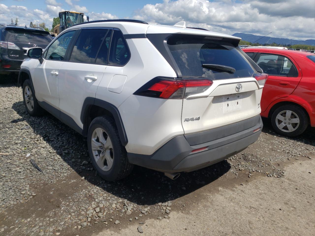 Photo 3 from auction – 2021 TOYOTA RAV4 XLE with VIN 2T3P1RFVXMC198883
