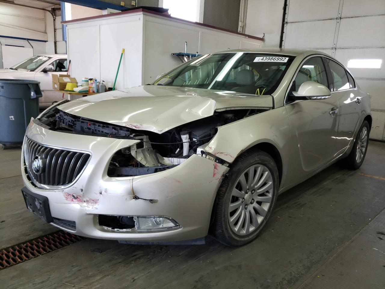 Photo 2 from auction – 2013 BUICK REGAL PREM with VIN 2G4GS5EV9D9180189