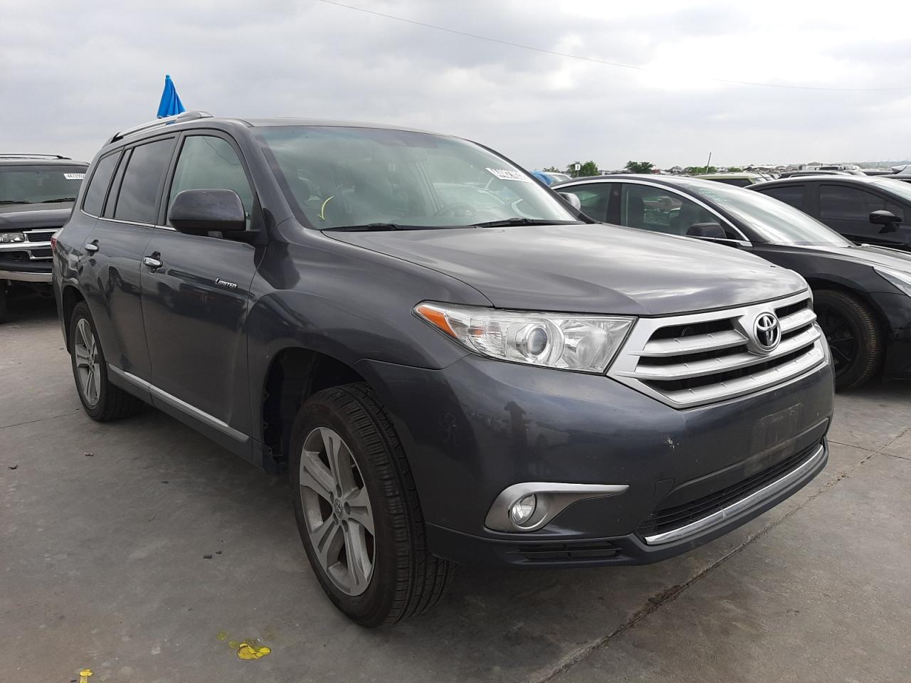 TOYOTA HIGHLANDER 2013 with VIN 5TDDK3EH1DS197551 - Photo from auction
