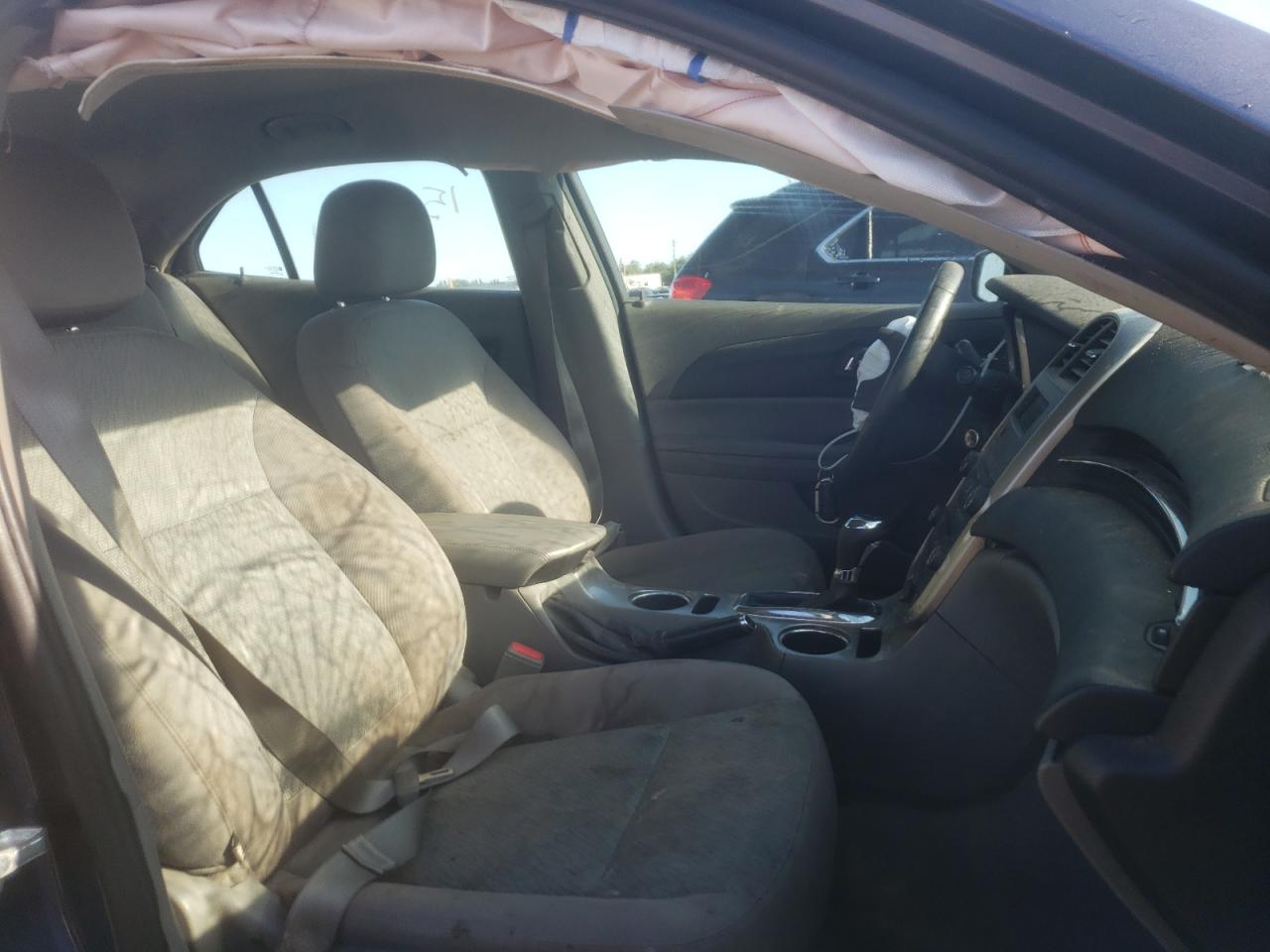 Photo 5 from auction – 2014 CHEVROLET MALIBU LS with VIN 1G11B5SL2EF107275