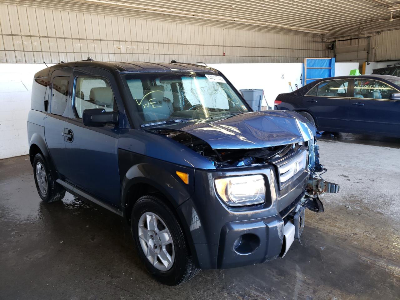 HONDA ELEMENT LX 2007 with VIN 5J6YH273X7L011839 - Photo from auction