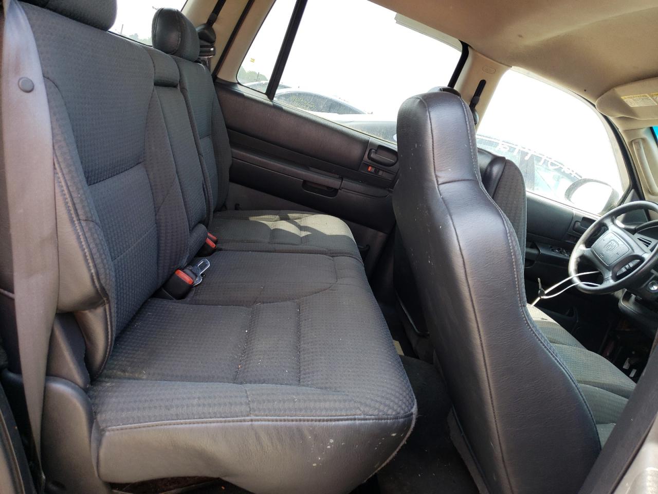 Photo 6 from auction – 2002 DODGE DURANGO SP with VIN 1B4HR38N12F178667
