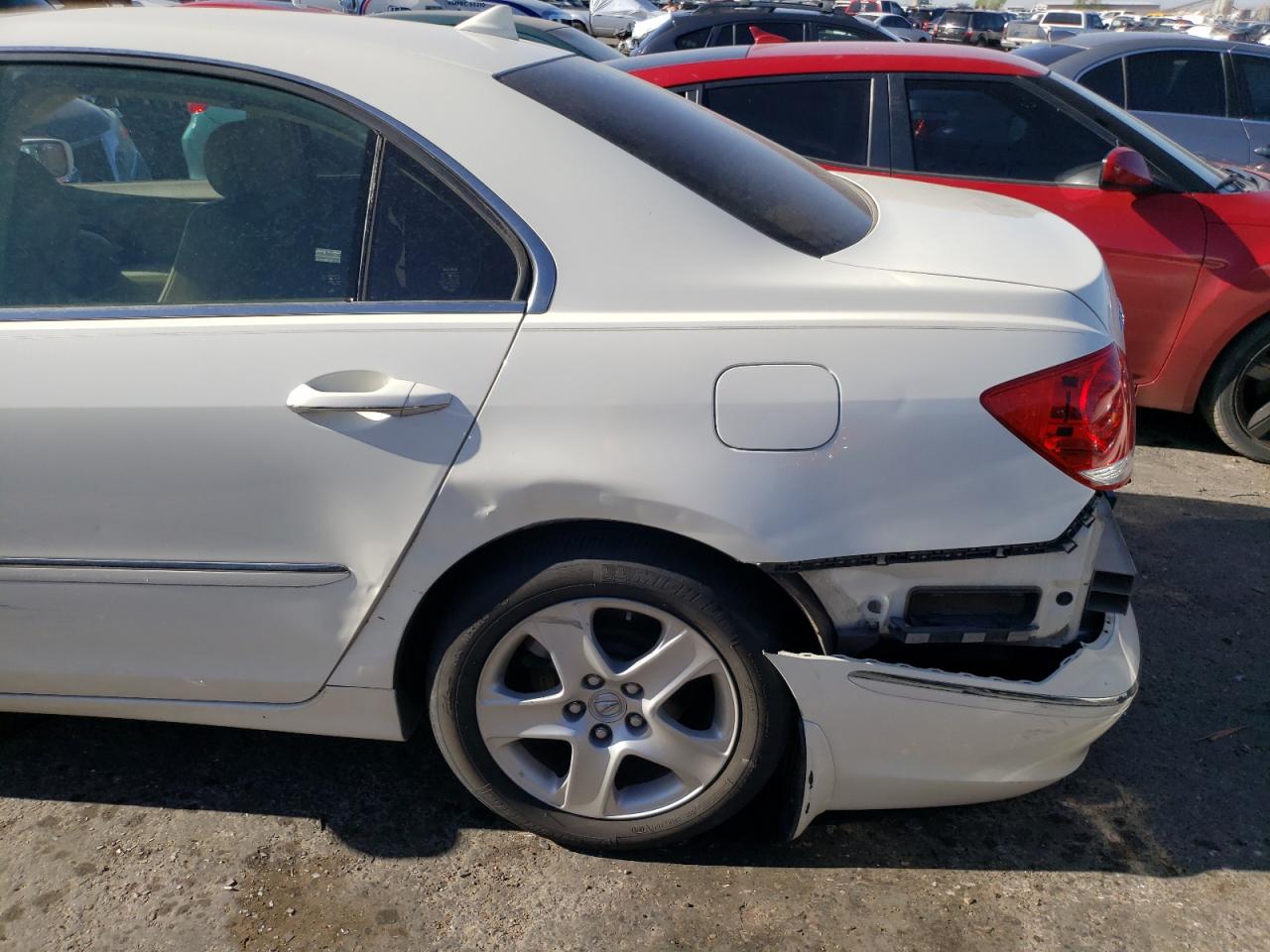 Photo 9 from auction – 2006 ACURA RL with VIN JH4KB16596C007840