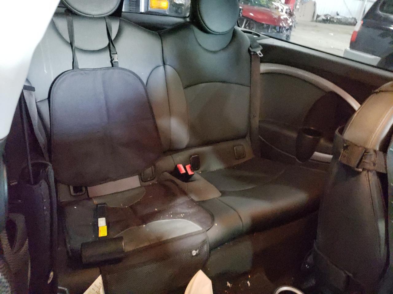 Photo 6 from auction – 2010 MINI COOPER S C with VIN WMWMM3C58ATP93835