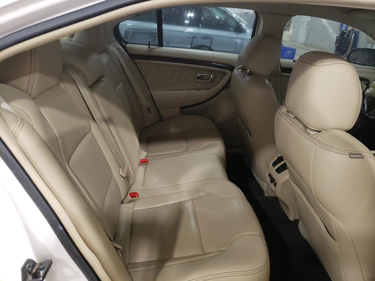 Photo 6 from auction – 2016 FORD TAURUS LIM with VIN 1FAHP2F8XGG141639