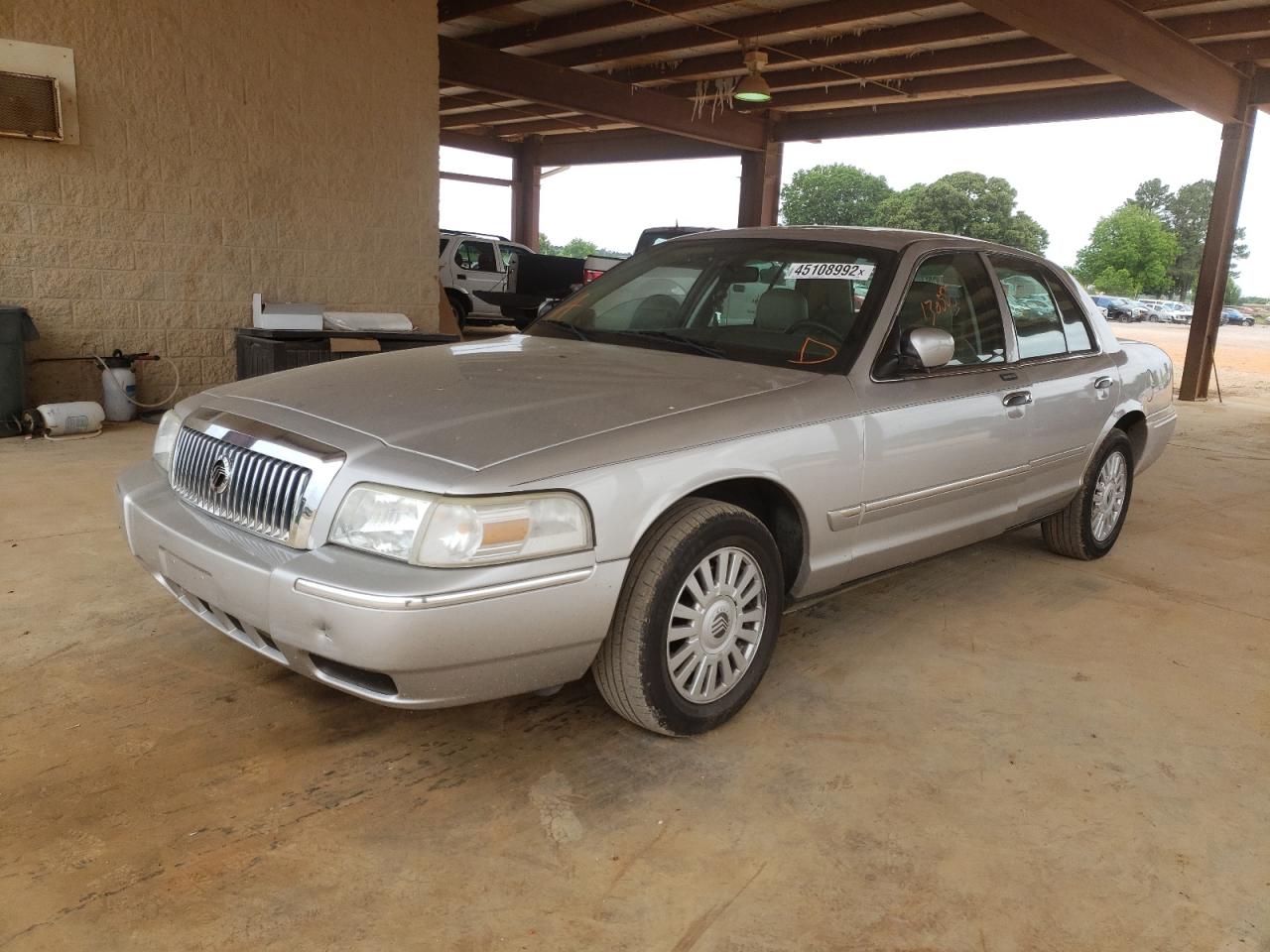Photo 2 from auction – 2008 MERCURY GRAND MARQ with VIN 2MEFM74V48X605955